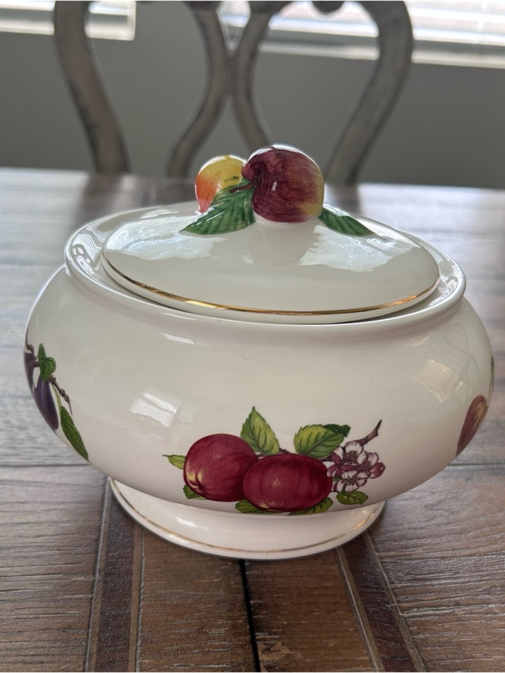Vintage Teleflora ceramic lidded bowl with fruit